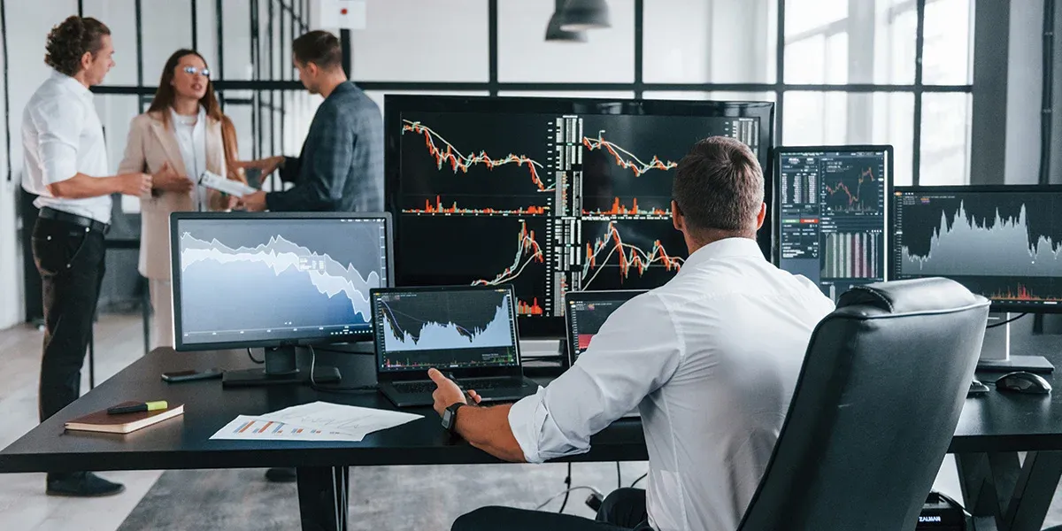 Dividend vs. Growth Investing